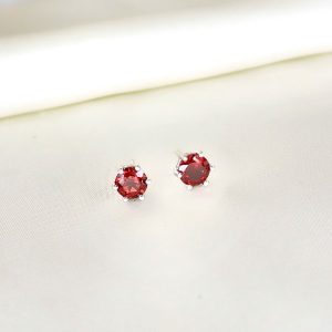 Bông Tai Đính Đá Garnet Round Cut 6 Chấu