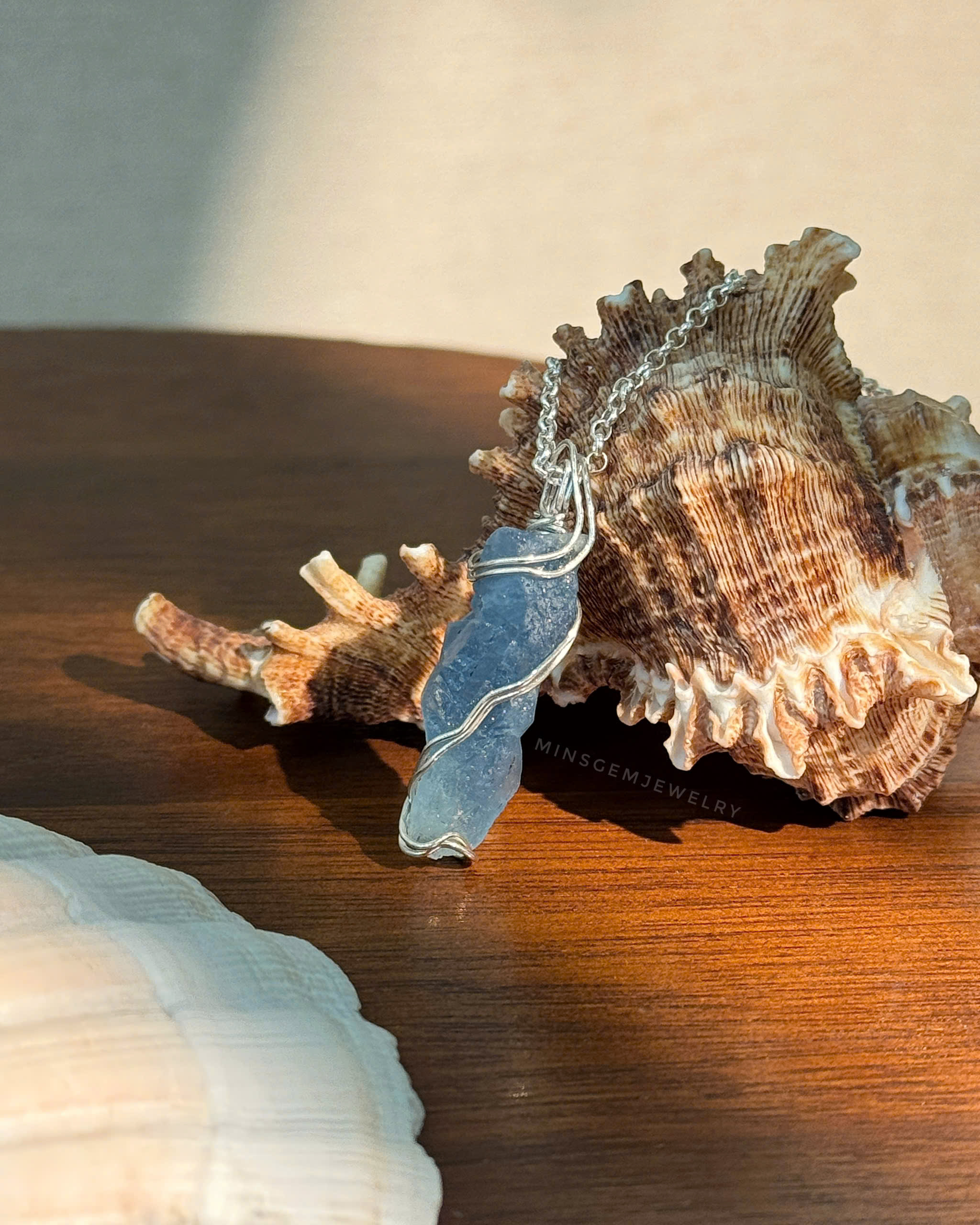 Mặt Đá Aquamarine Thô Quấn Bạc